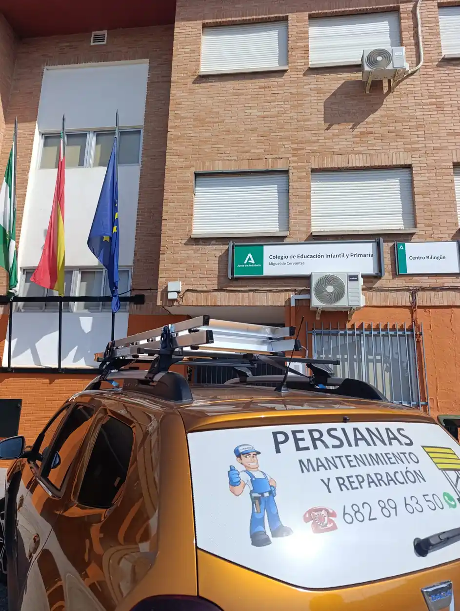 Trabajo de reparación de persianas Javier Sánchez en Granada